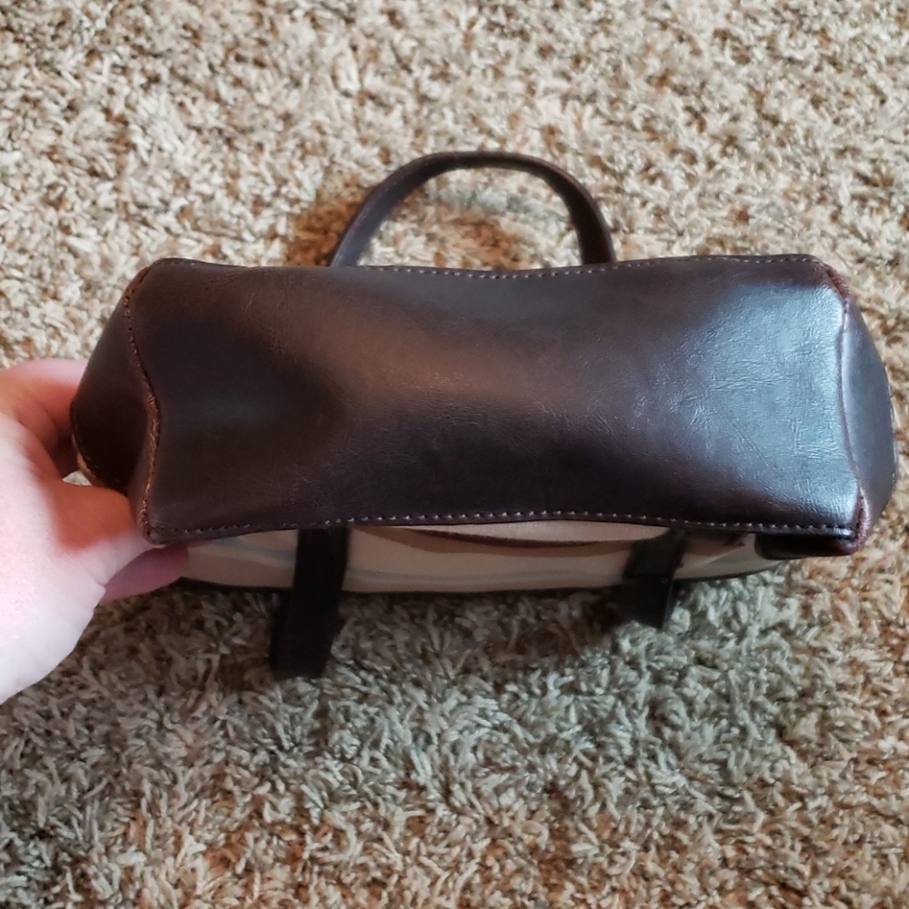 Like New Fossil mini handbag - Picture 4 of 6
